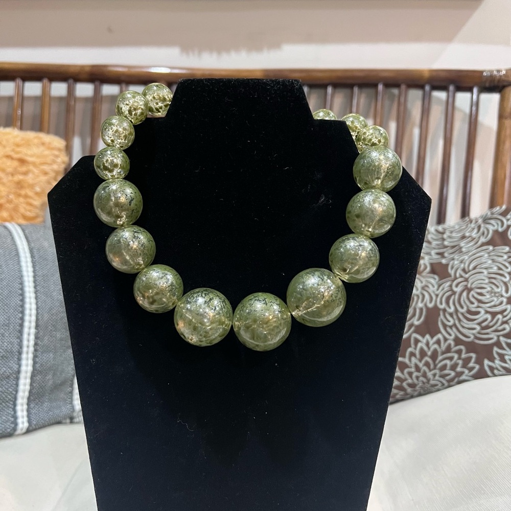 Green Beaded Statement Necklace - Polished Round Gem Beads